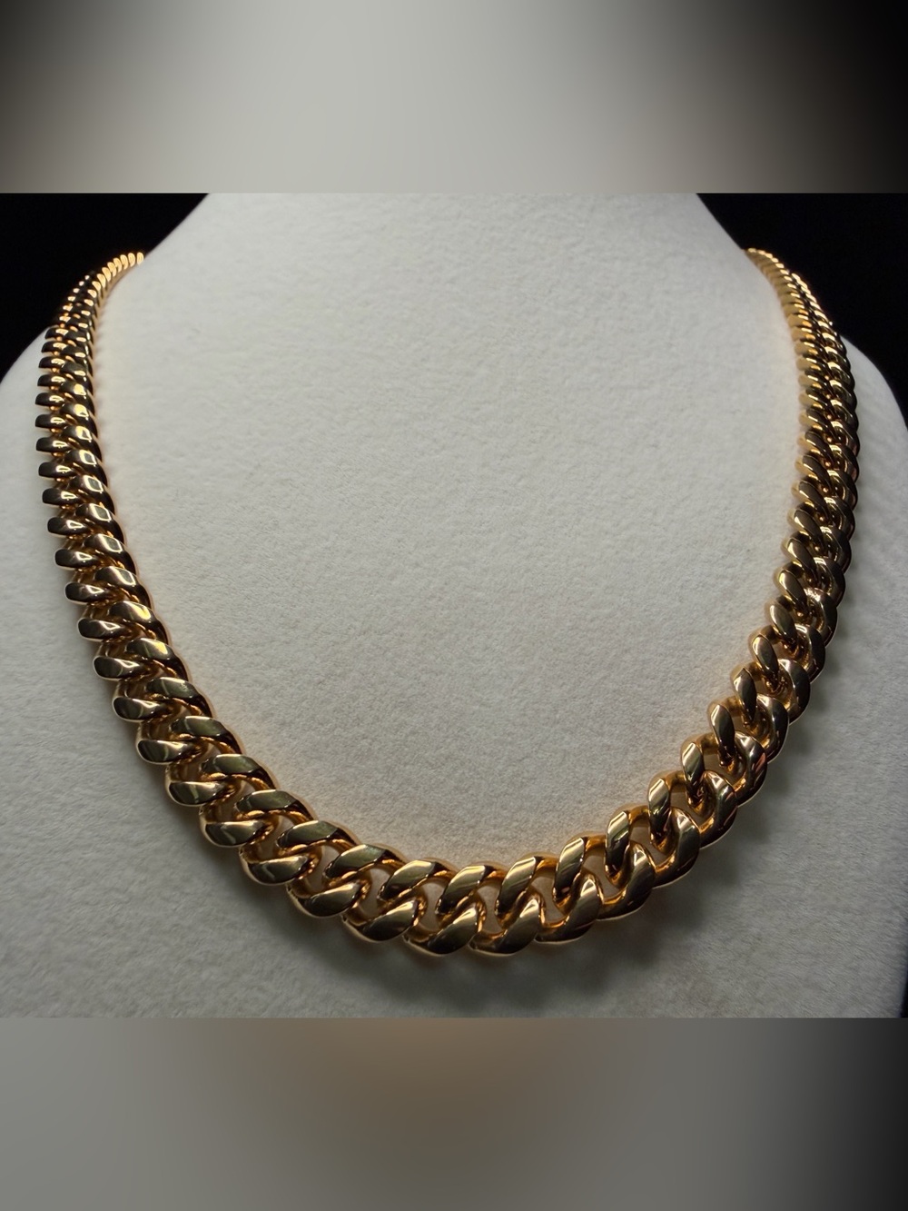 Bold Curb Cuban 22in 8.2MM 18K Premium Finish Chain W/box lock. Brand New